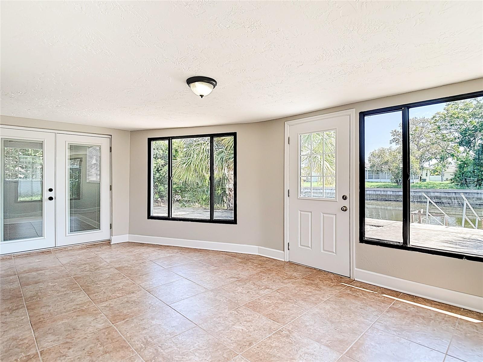 HUDSON BEACH ESTATES - Residential