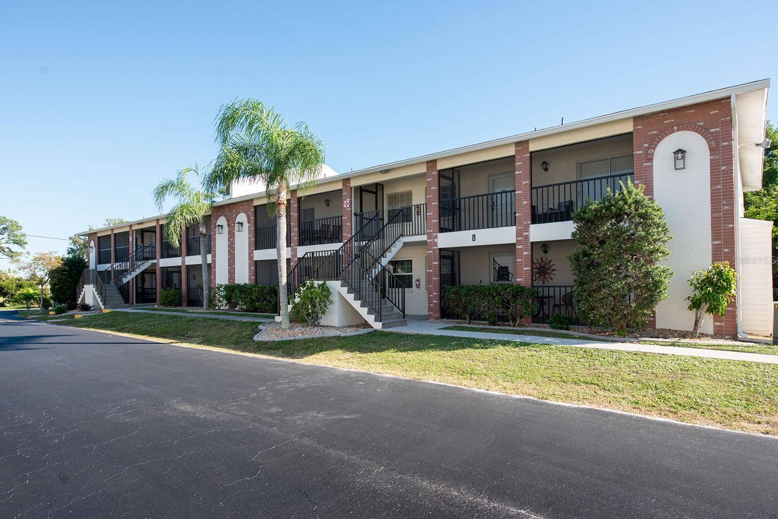 PALM MANOR PH 03 - Residential