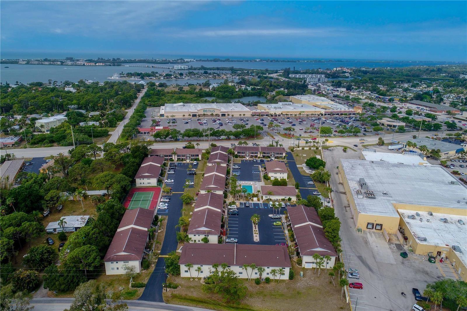 PALM MANOR PH 03 - Residential