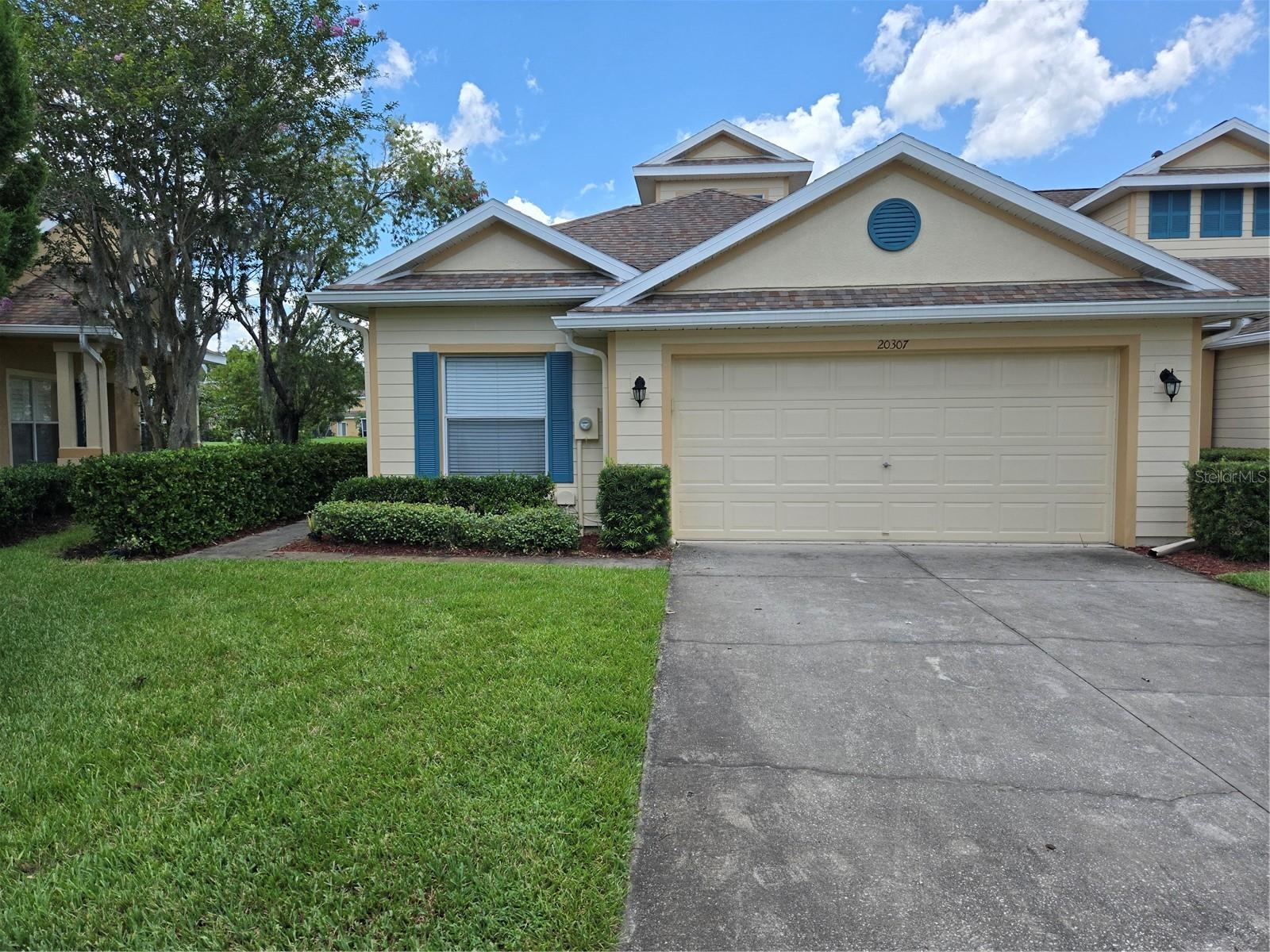 AVAILABLE TO MOVE IN ONCE APPROVED BY LANDLORD. BEAUTIFUL REPAINTED AND STEEM CLEANED 3 BEDROOM, 2.5 BATH TOWNHOME IN LIVE OAK PRESERVE WHICH IS IN THE MIDDLE OF NEW TAMPA. VIEW OF THE POND FROM THE FAMILY ROOM. MAPLE WOODEN KITCHEN CABINETS WITH ALL BLACK APPLIANCES. FIRST FLOOR PRIMARY BEDROOM WITH EN SUITE LARGE BATHROOM WITH TWO WALK IN CLOSETS. ALL READY FOR IMMEDIATE MOVE IN AND MAKE IT YOUR NEW HOME!