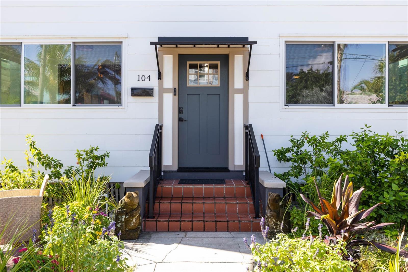104 6TH AVENUE