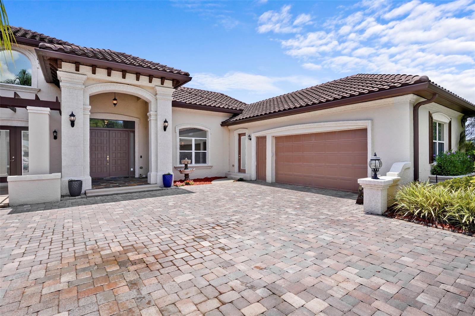 10352 BURRIS COURT