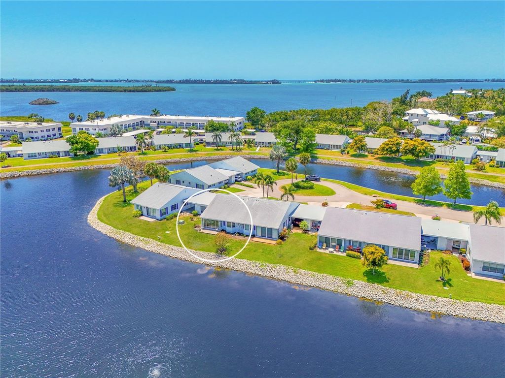 Photo of 4603 Lexington Circle, Bradenton, FL 34210 (MLS # A4692286)
