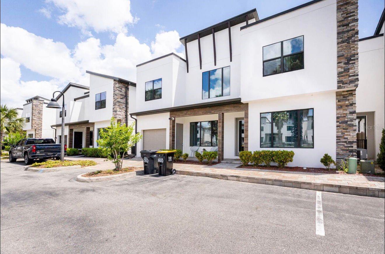 VILLA DOMANI - Residential Lease