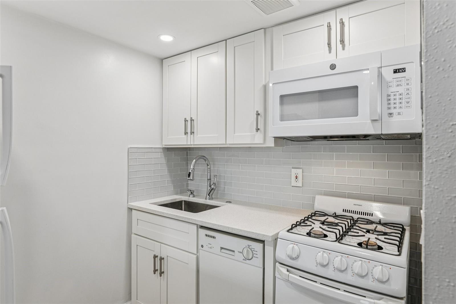 WATERSIDE AT CRANES ROOST A CONDO COMMUNITY - Residential