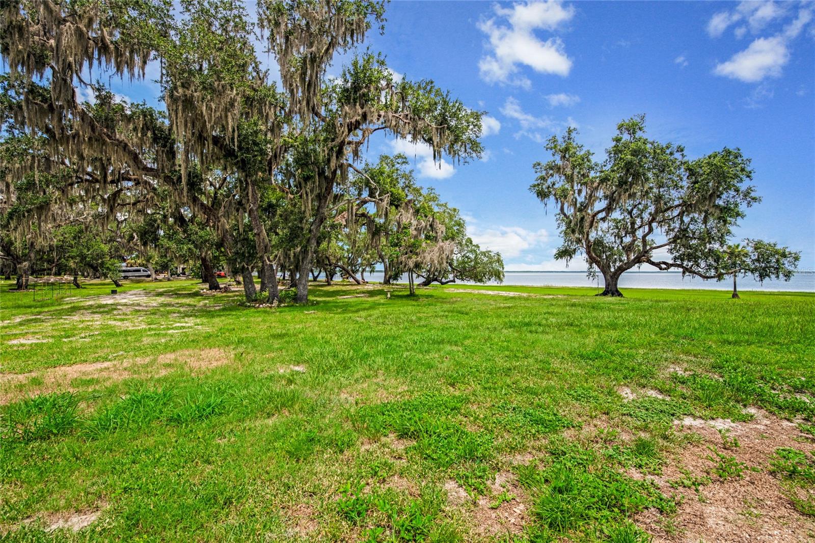 LAKE HARNEY BCH - Residential