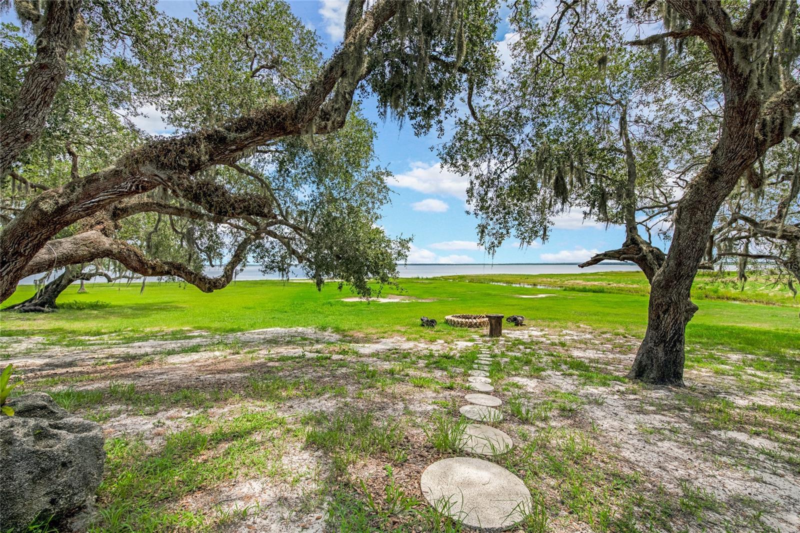 LAKE HARNEY BCH - Residential