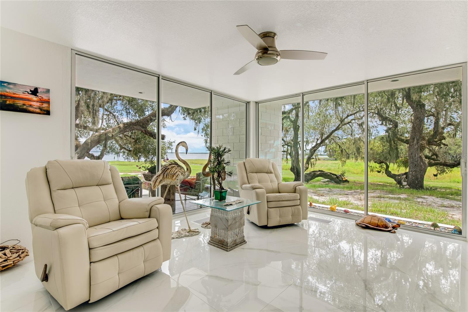 LAKE HARNEY BCH - Residential