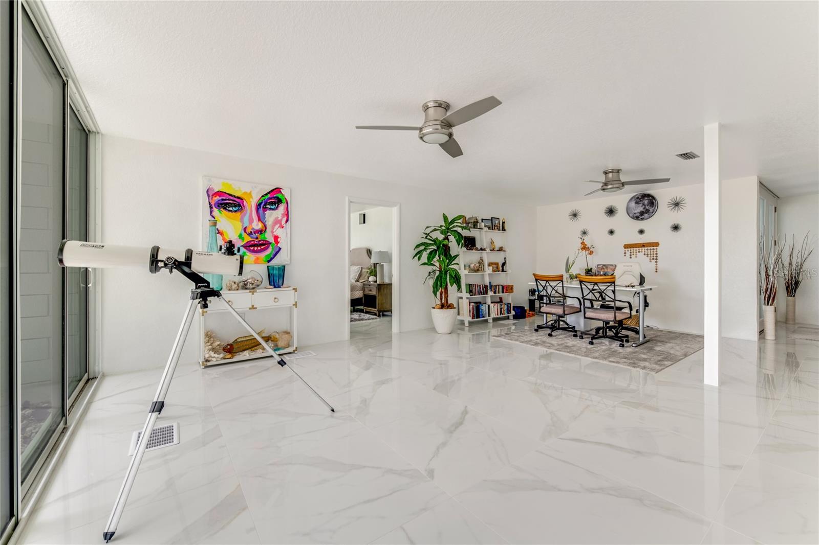LAKE HARNEY BCH - Residential