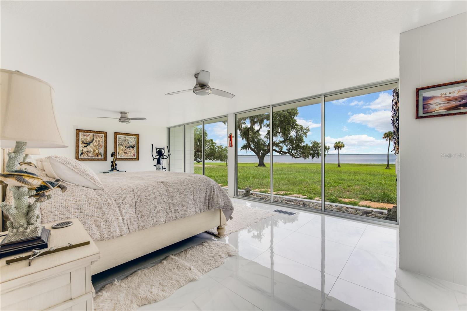 LAKE HARNEY BCH - Residential