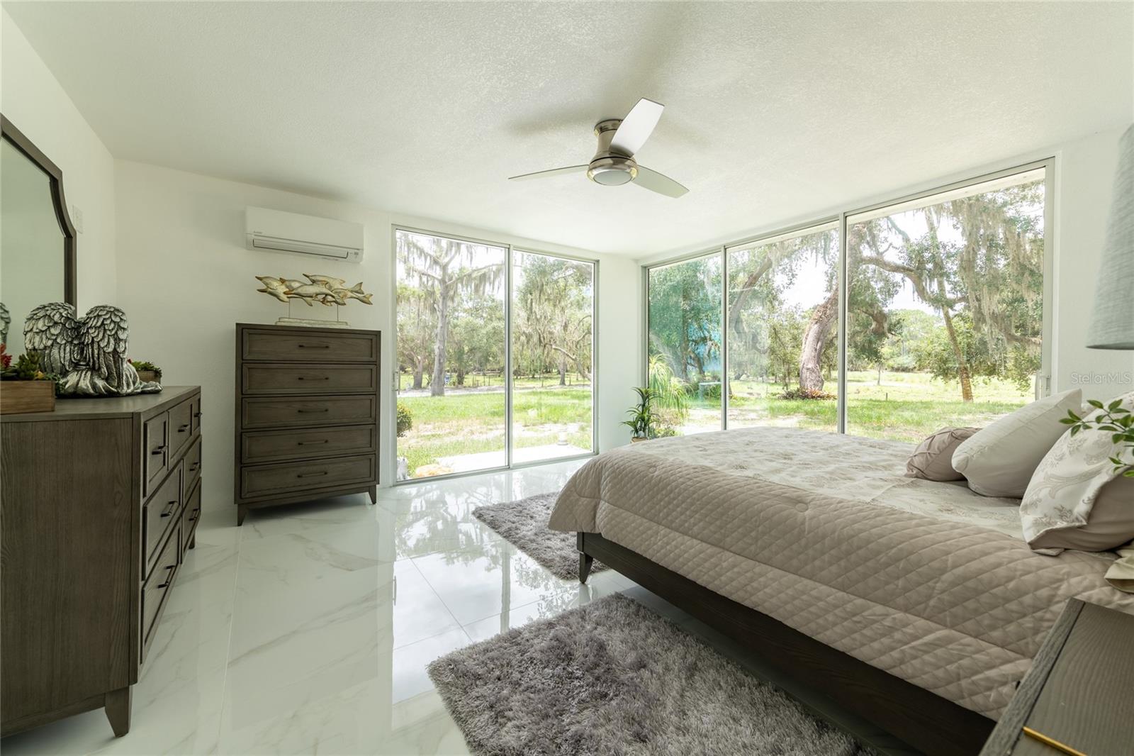 LAKE HARNEY BCH - Residential