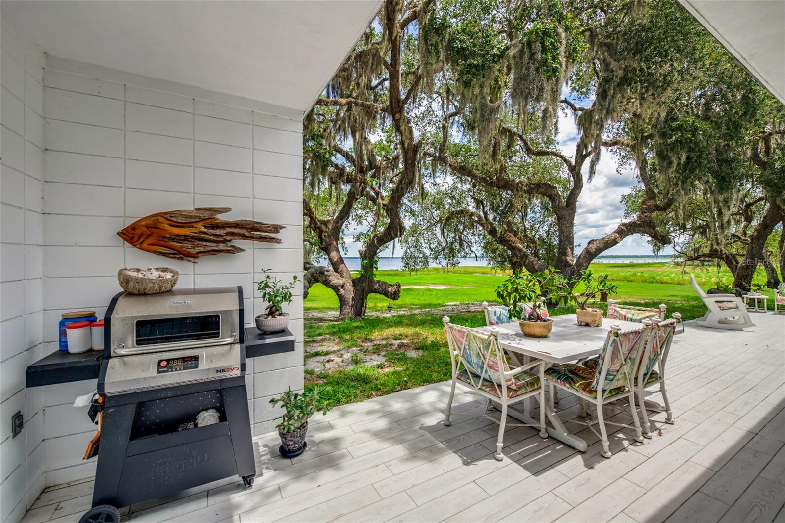 LAKE HARNEY BCH - Residential