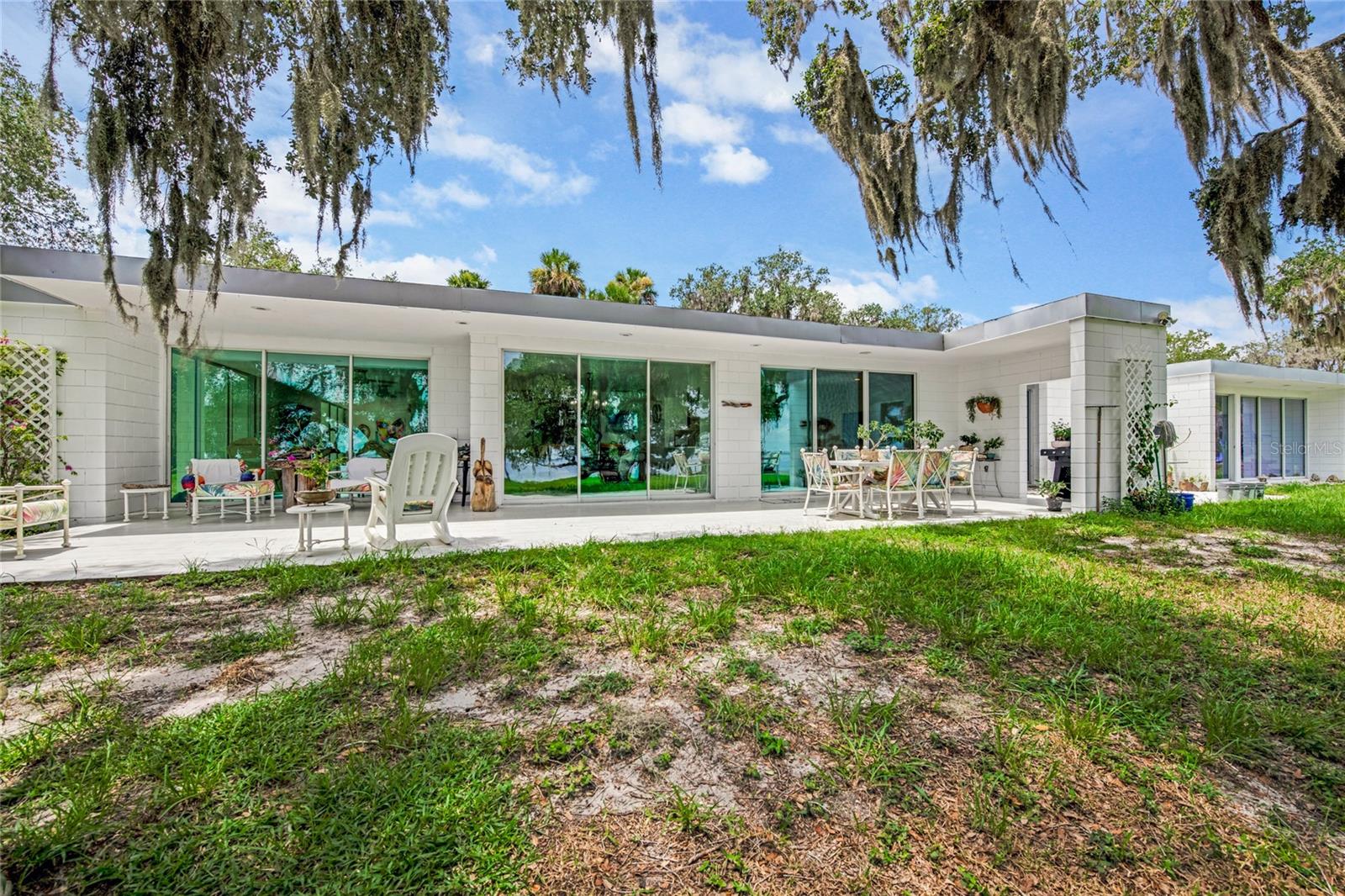 LAKE HARNEY BCH - Residential