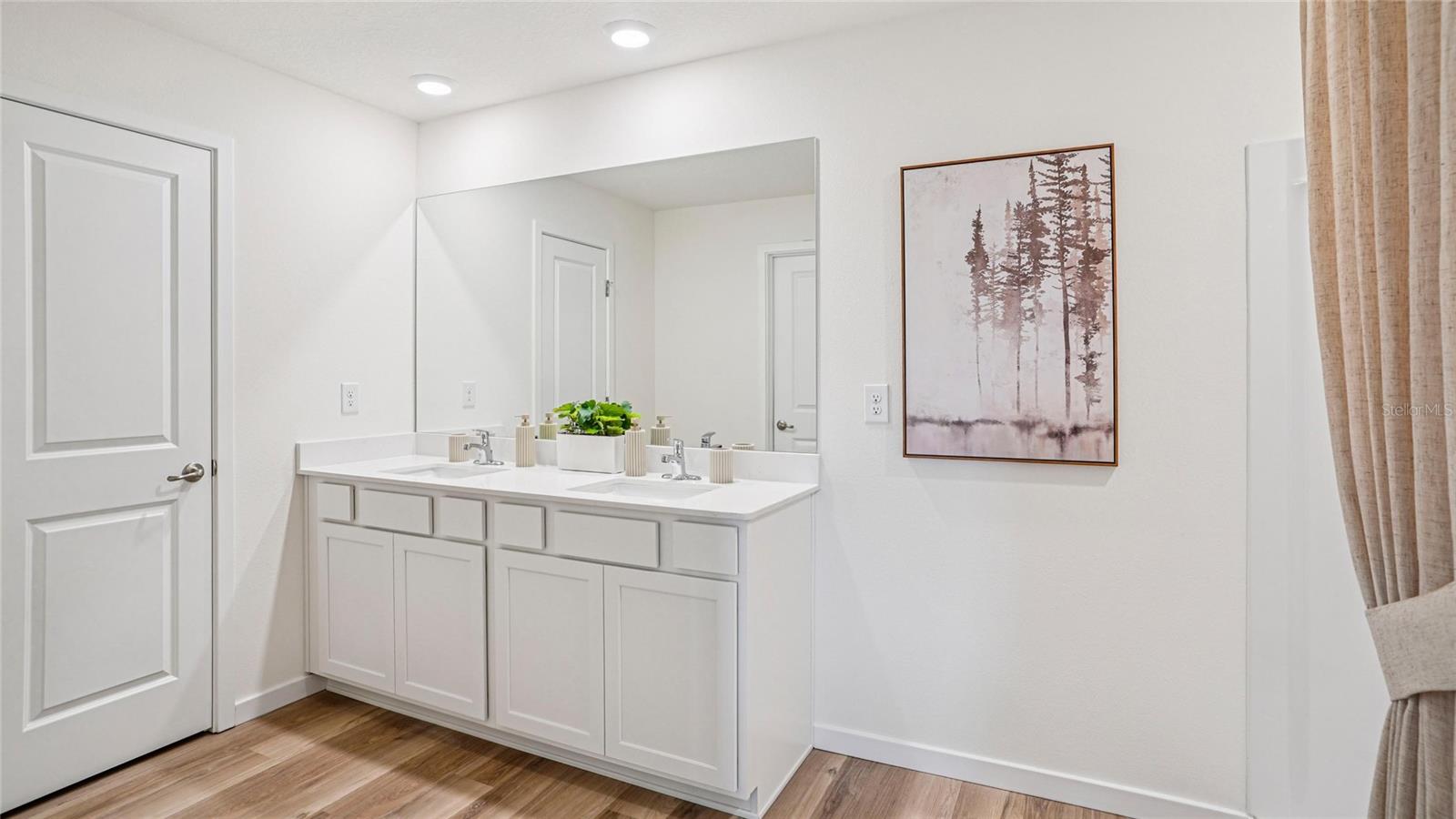 EMERSON POINTE - Residential