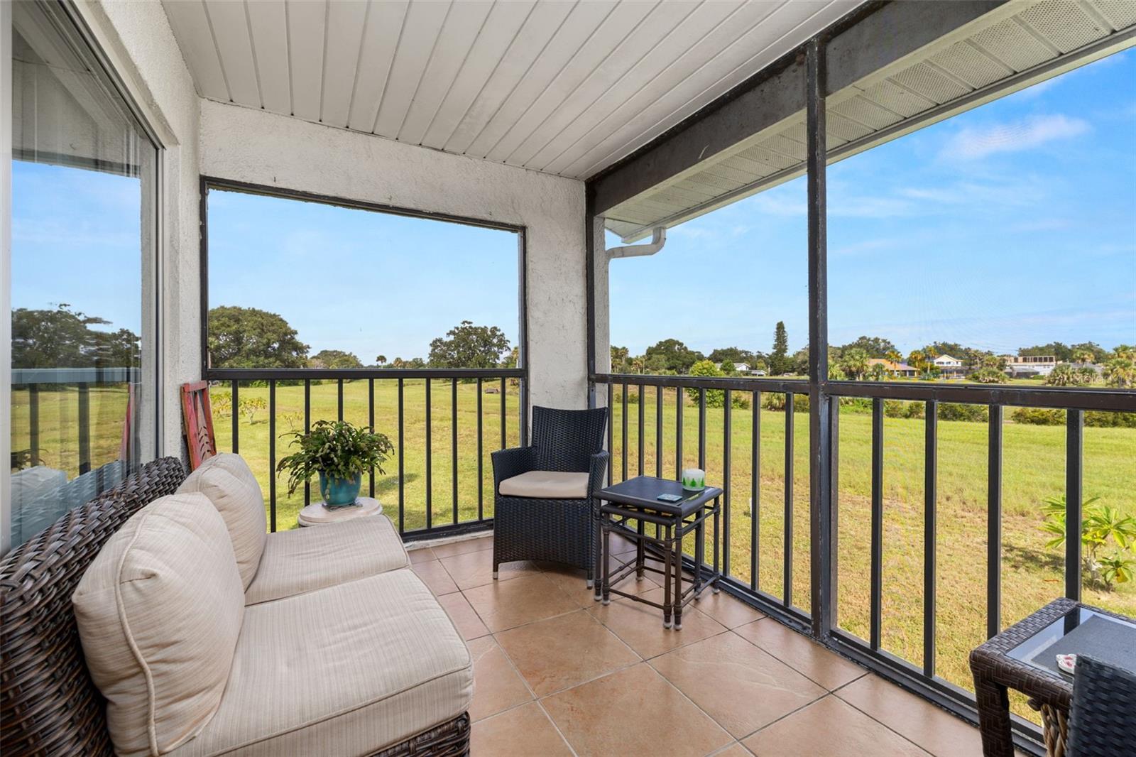 FAIRWAYS/ROYAL OAK - Residential