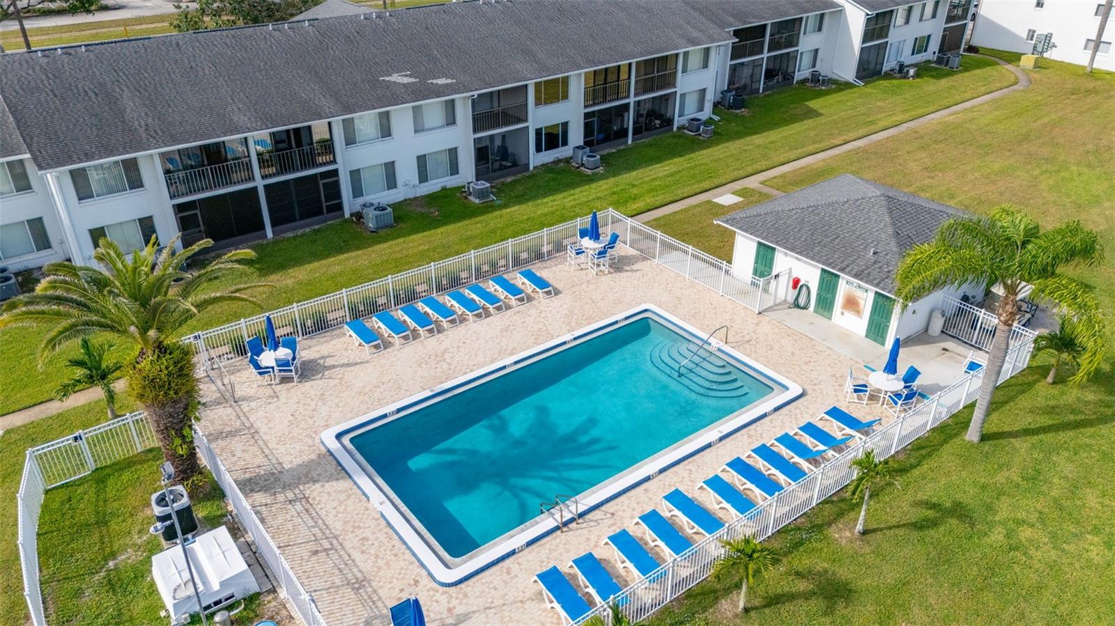 FAIRWAYS/ROYAL OAK - Residential