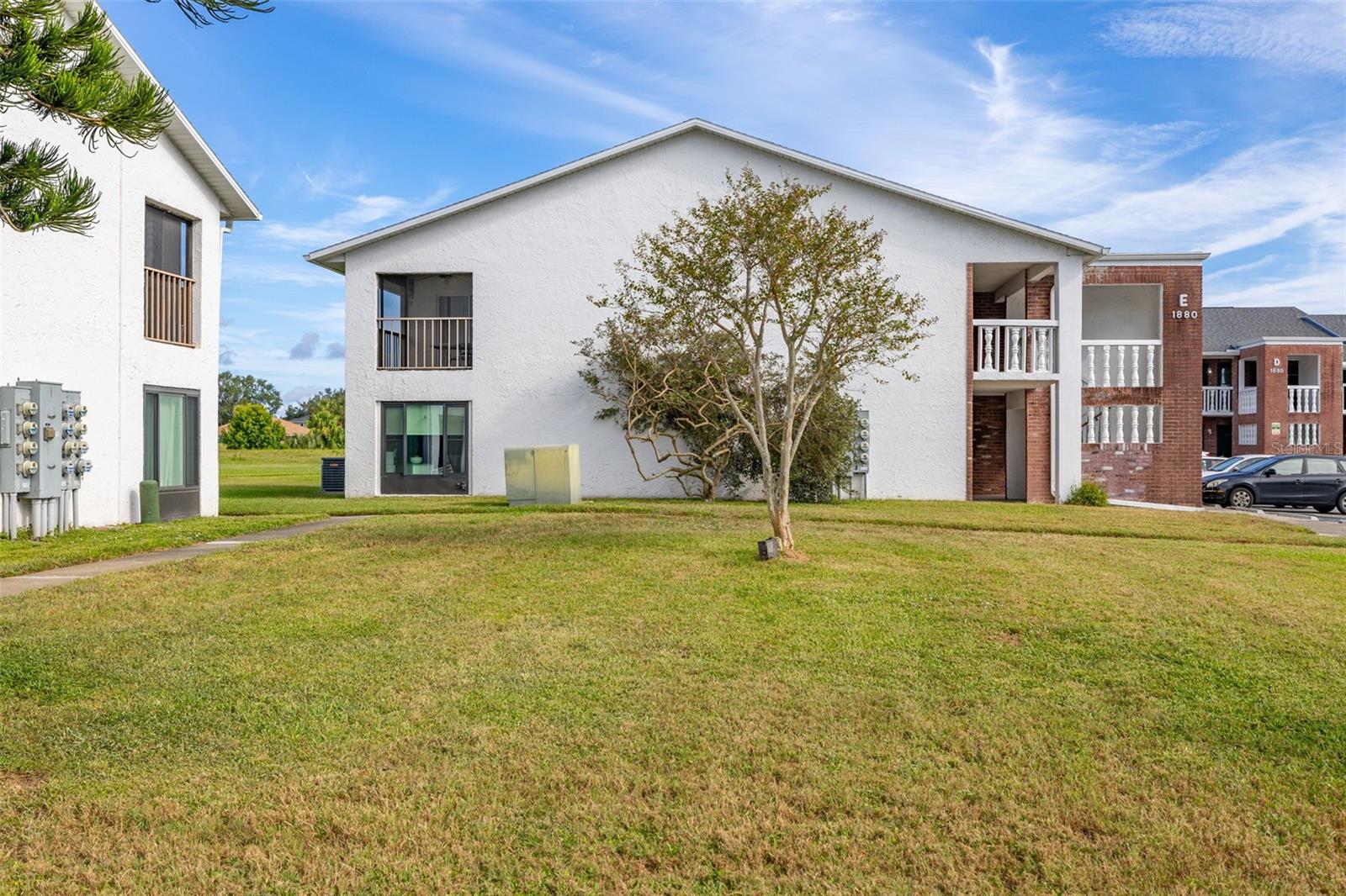 FAIRWAYS/ROYAL OAK - Residential