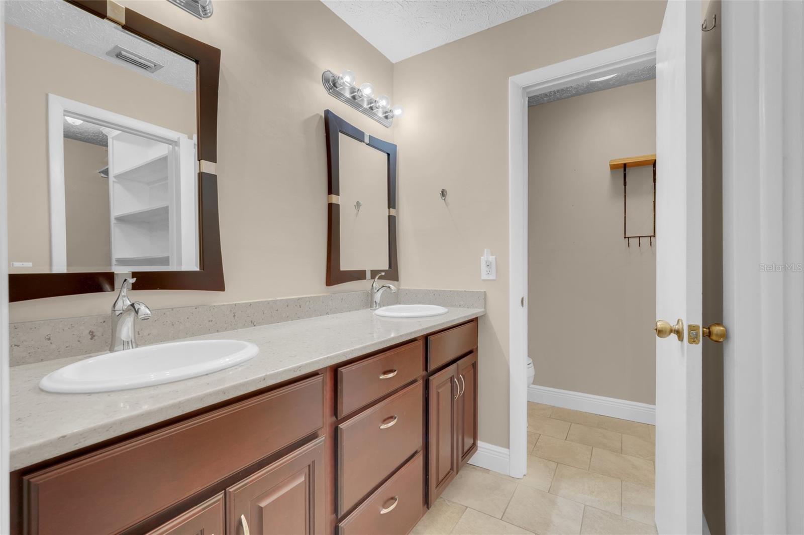 PLANTATION APTS ORLANDO - Residential