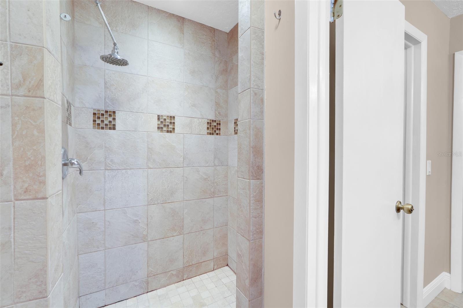 PLANTATION APTS ORLANDO - Residential