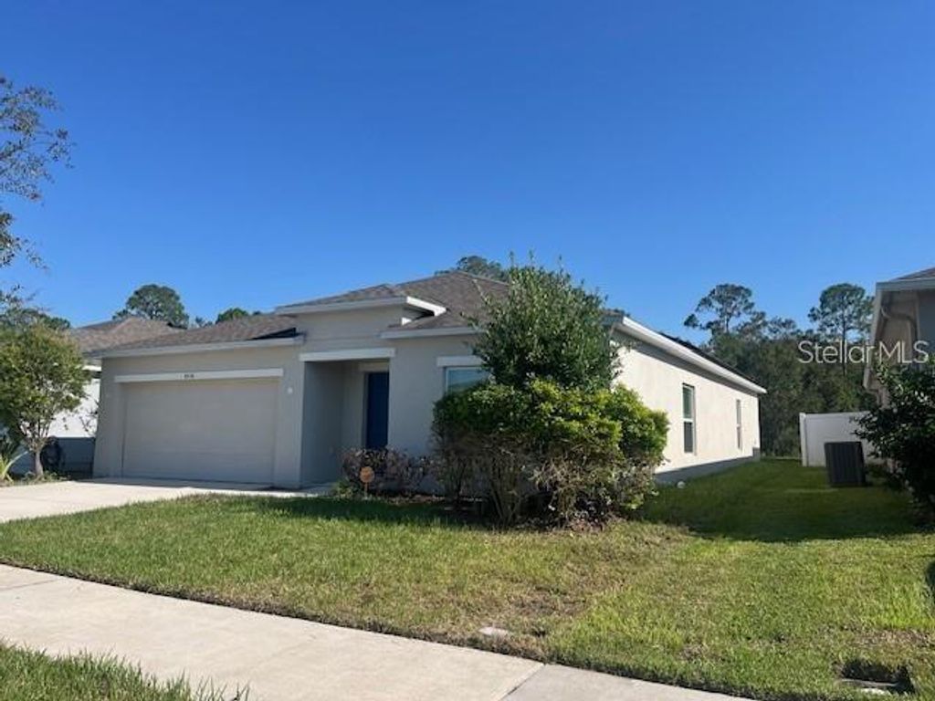 Photo of 4536 Lake Russell Road, Kissimmee, FL 34746 (MLS # S5141407)