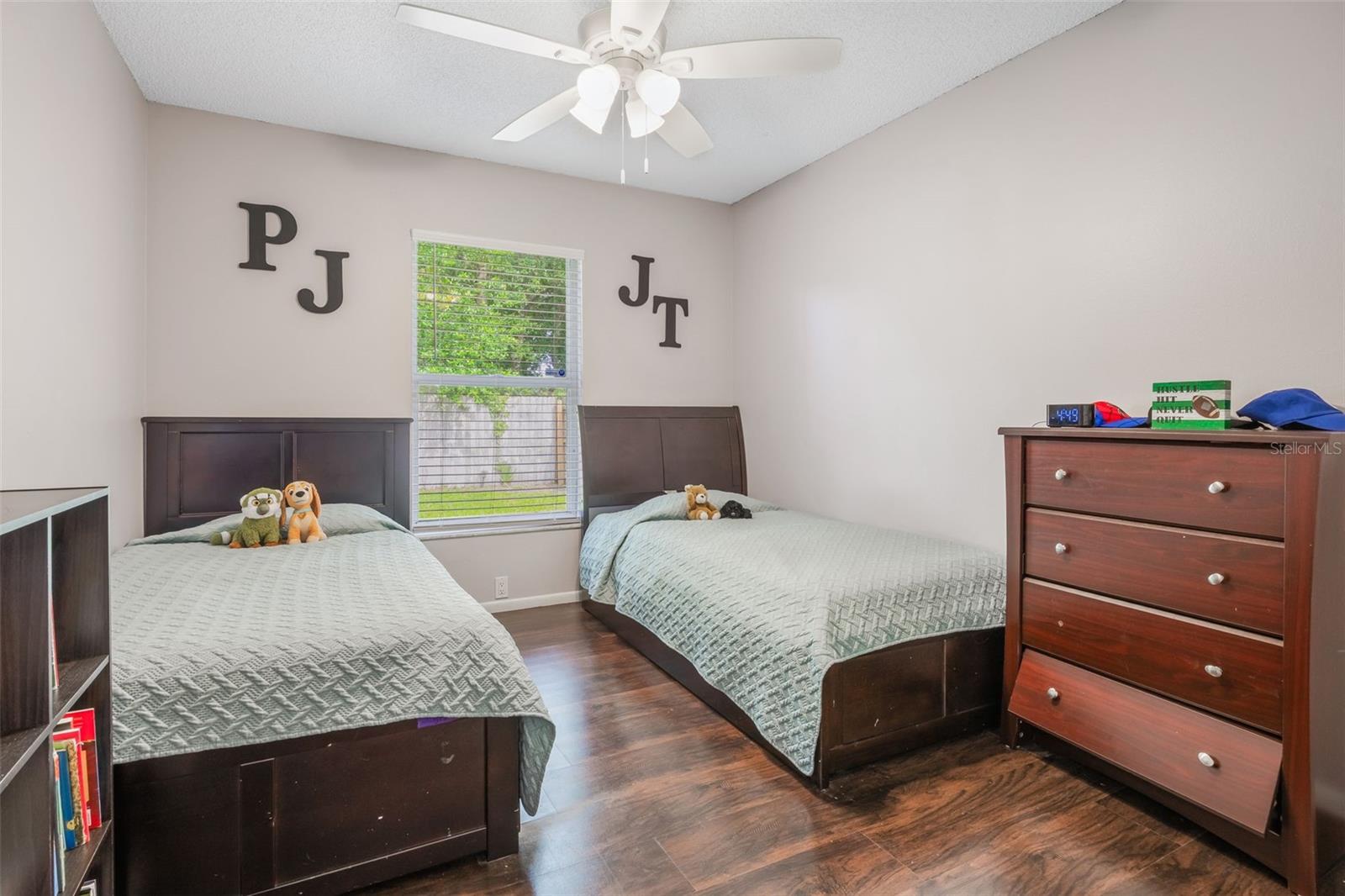 WOODFIELD OAKS - Residential