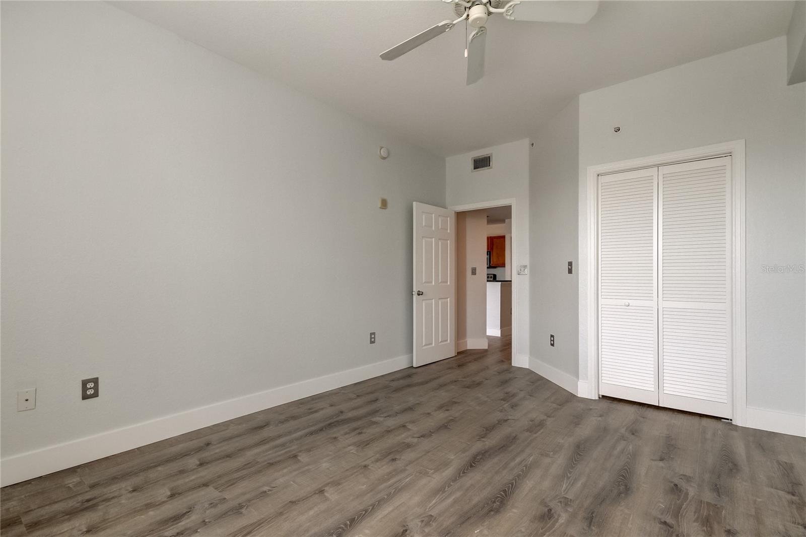 PARKCREST HARBOUR ISLAND CONDO - Residential Lease