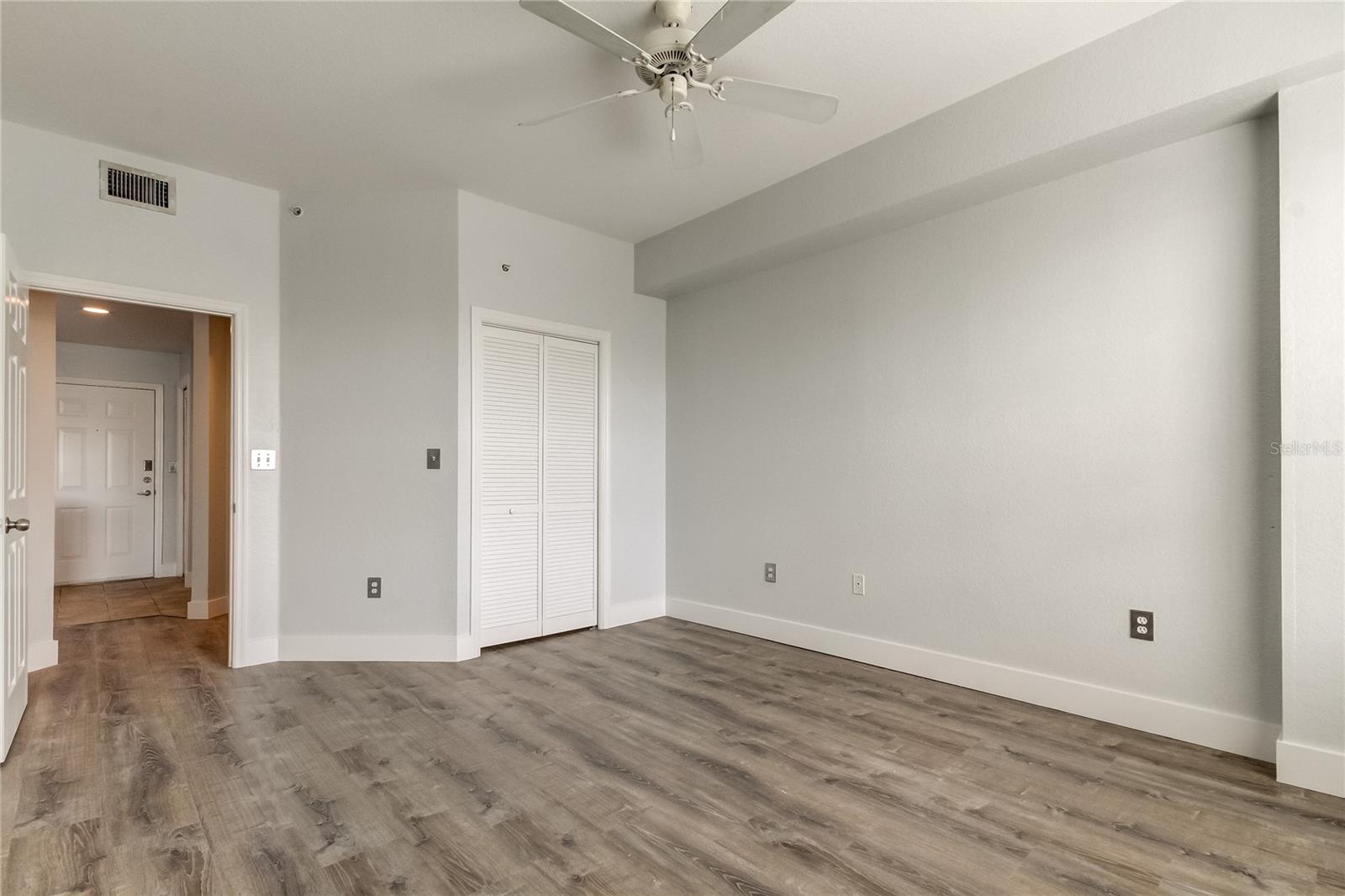 PARKCREST HARBOUR ISLAND CONDO - Residential Lease