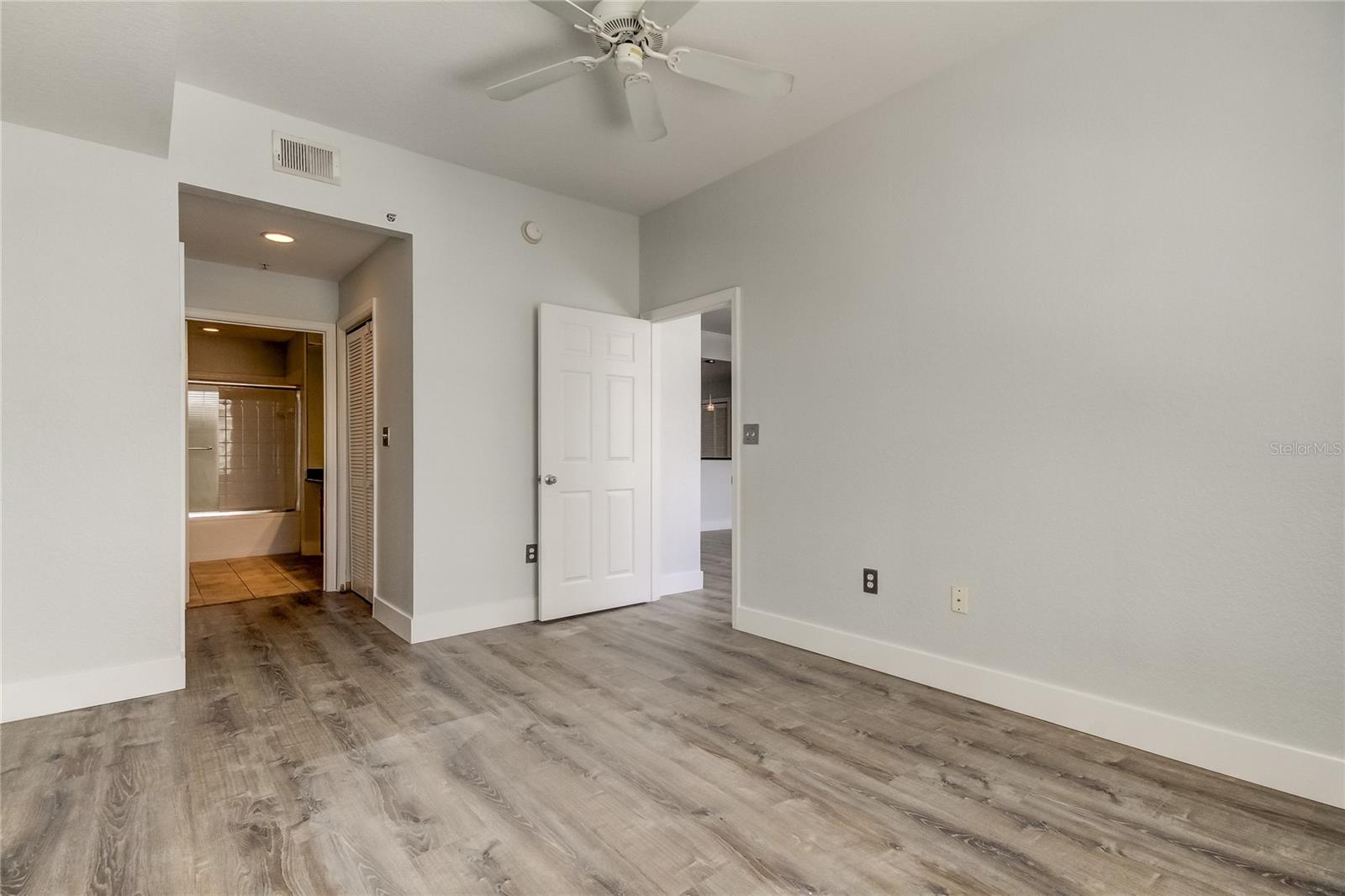 PARKCREST HARBOUR ISLAND CONDO - Residential Lease