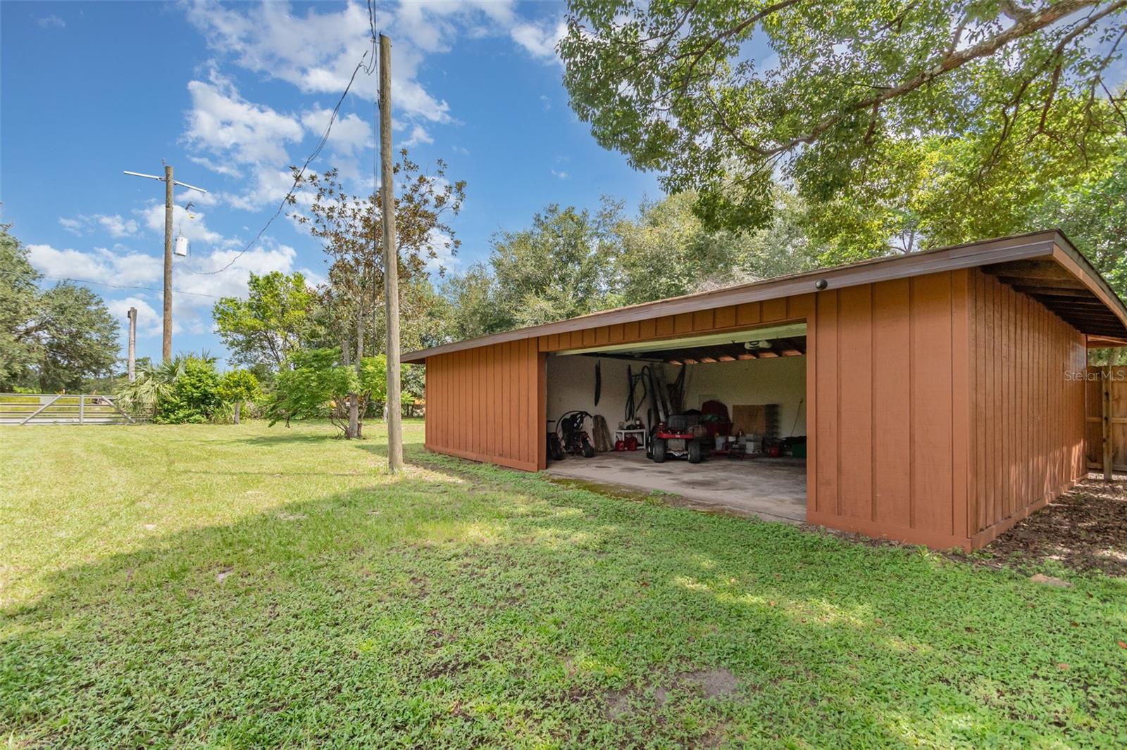 CARNELL 3RD ADD AKA PELLS HILLTOP UNREC - Residential