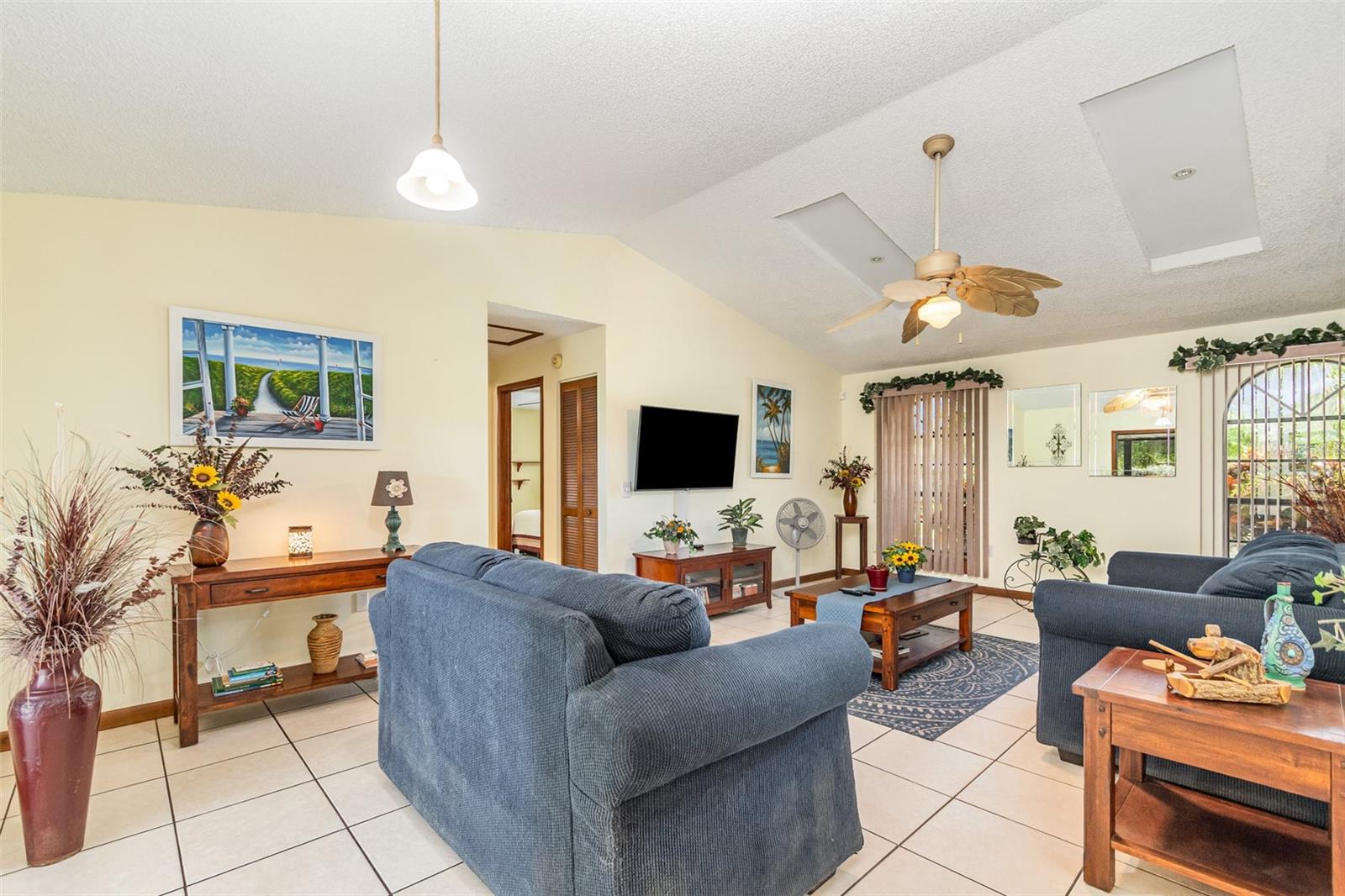 CARNELL 3RD ADD AKA PELLS HILLTOP UNREC - Residential