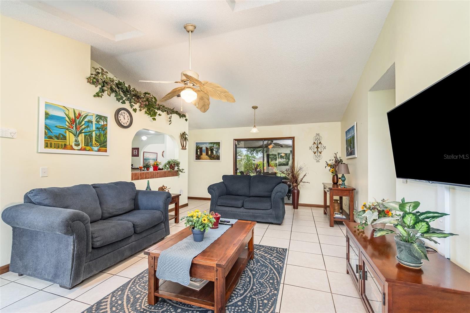 CARNELL 3RD ADD AKA PELLS HILLTOP UNREC - Residential