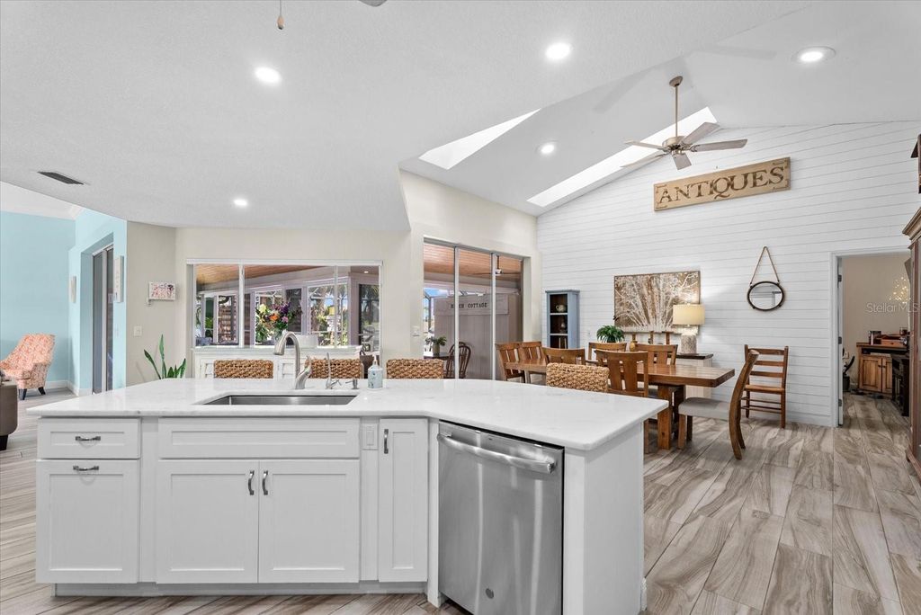 Photo of 550 Silk Oak Drive, Venice, FL 34293 (MLS # N6143755)