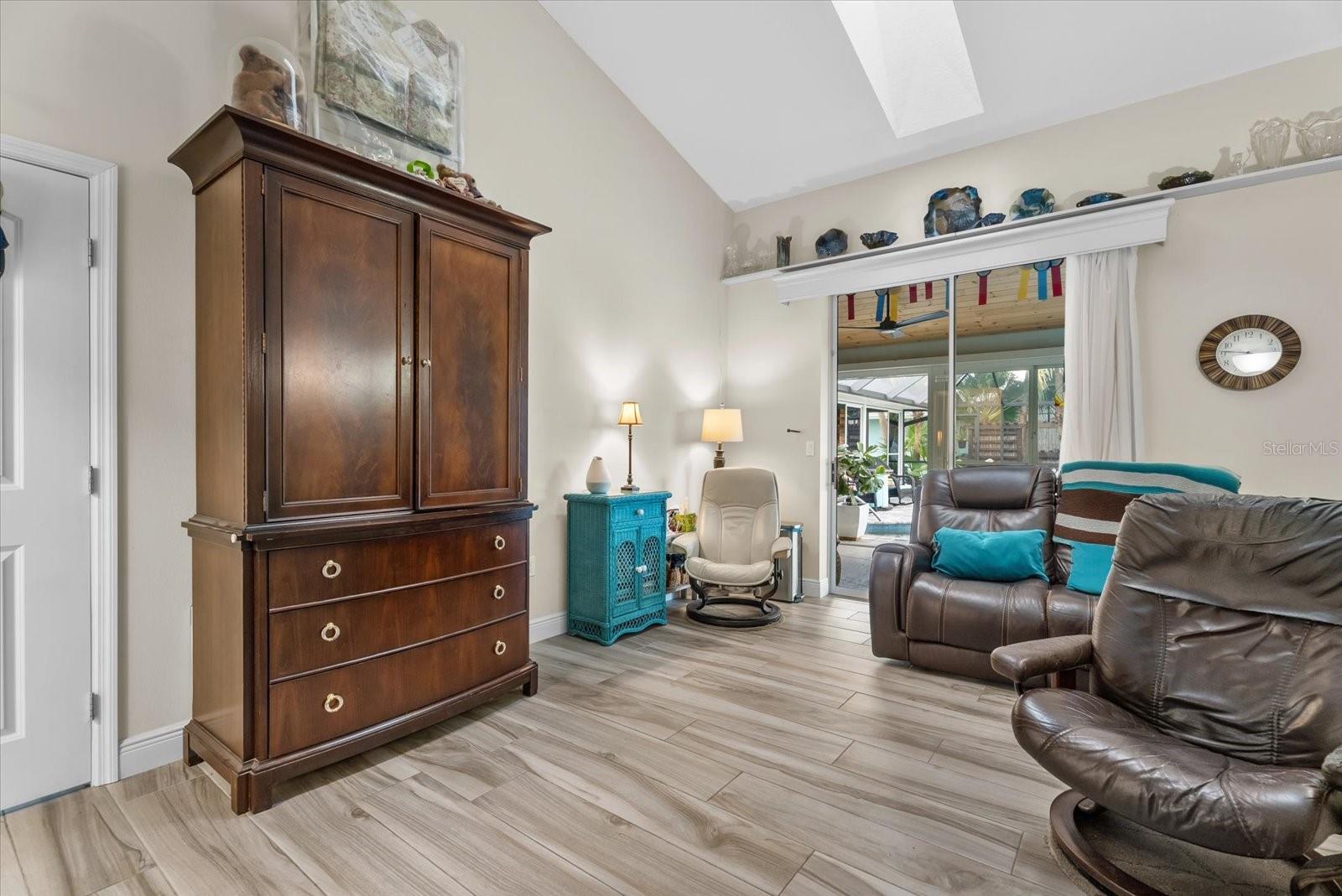 LAKE OF THE WOODS - Residential