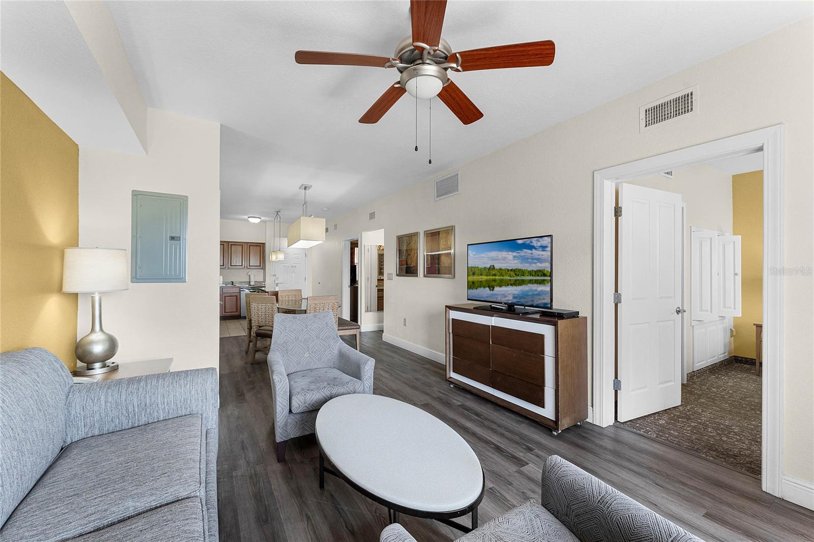 FLORIDAYS RESORT - Residential