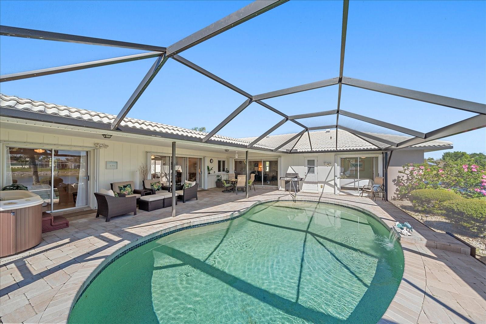 HERITAGE LAKE ESTATES - Residential