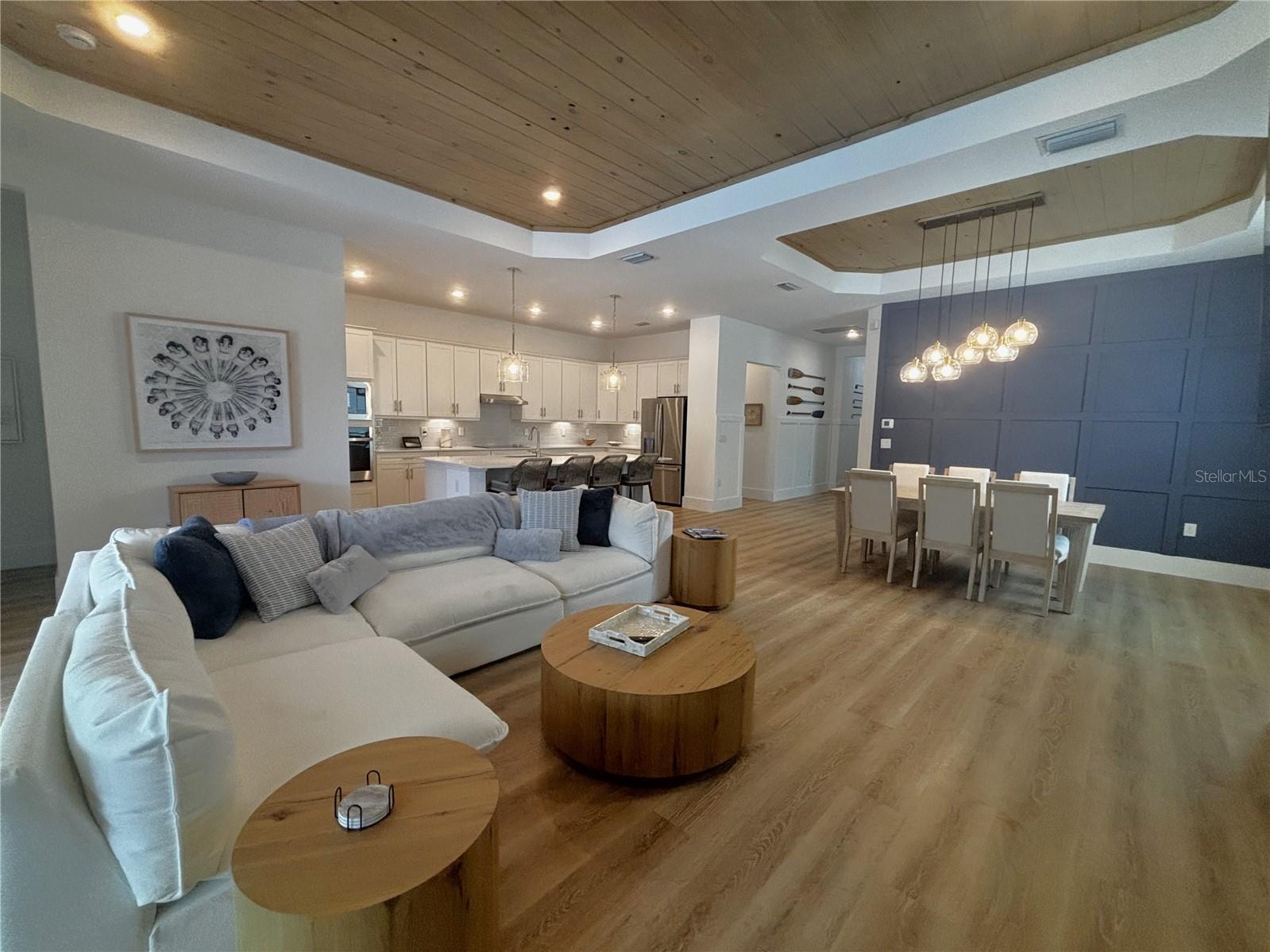 WELLEN GOLF & COUNTRY CLUB - Residential Lease