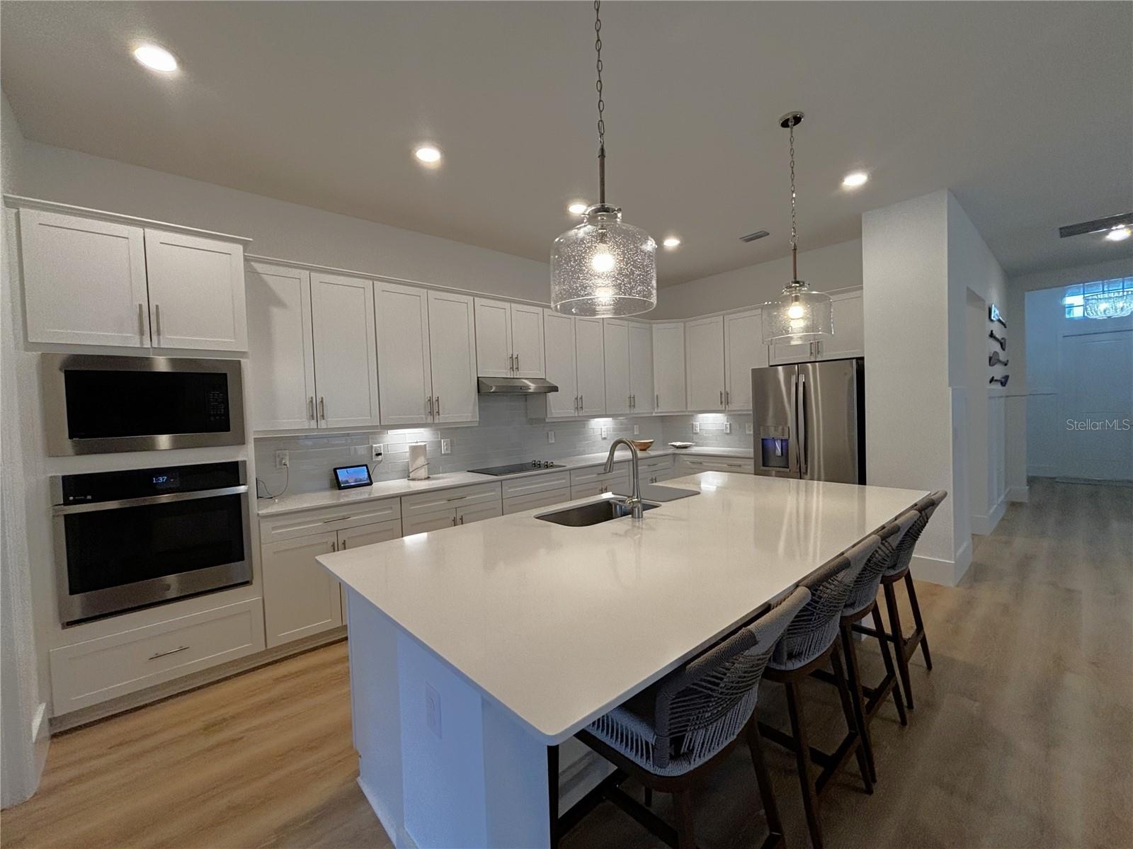 WELLEN GOLF & COUNTRY CLUB - Residential Lease