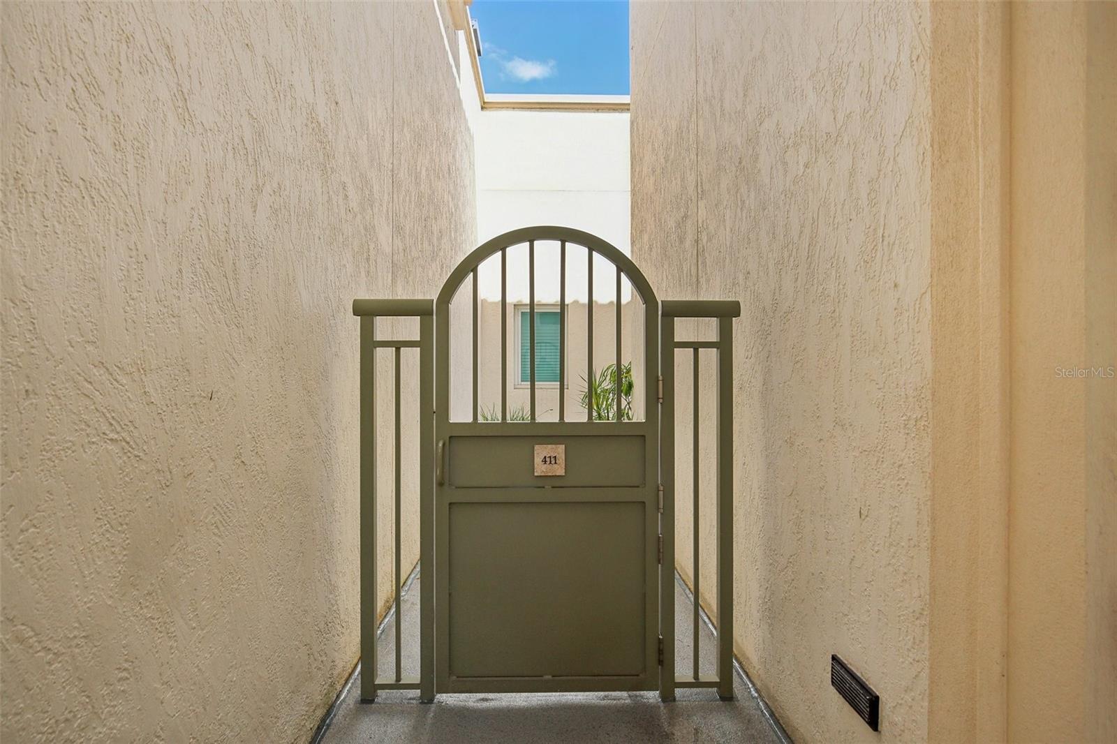 450 KNIGHTS RUN AVENUE 411