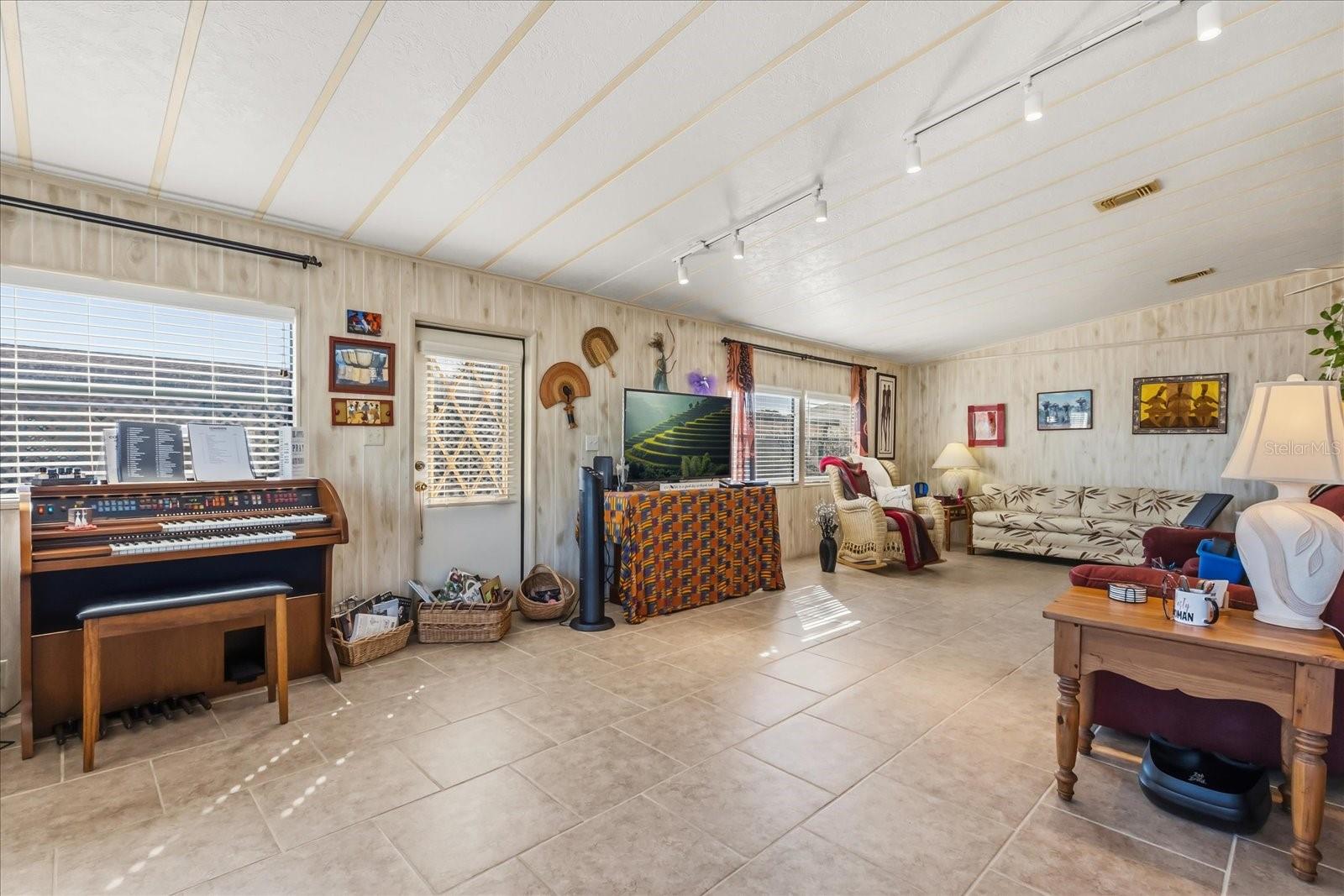 ORANGE BLOSSOM GARDENS UNIT 05 - Residential