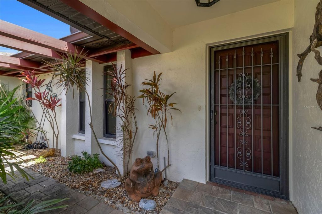 Photo of 4867 Huntleigh Drive, Sarasota, FL 34233 (MLS # A4685110)