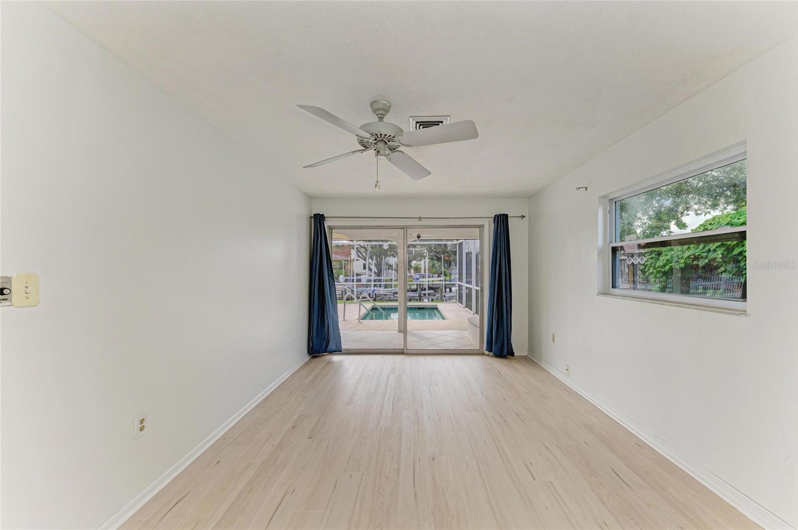 LYONS BAY - Residential