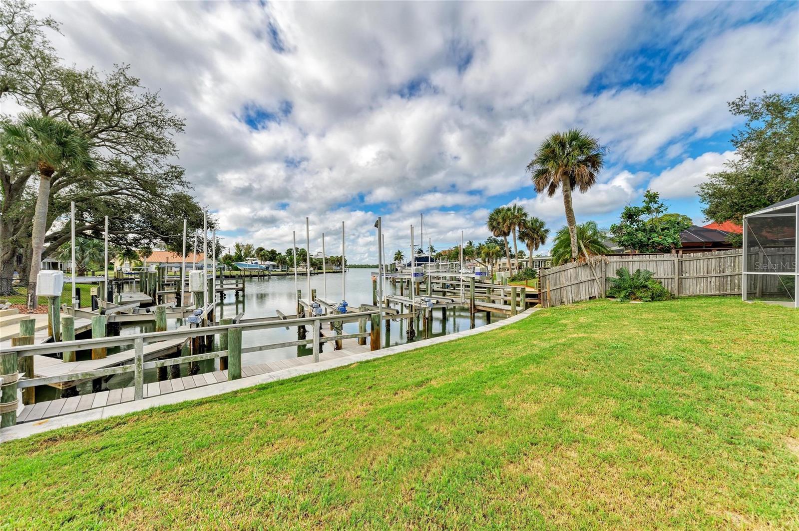 LYONS BAY - Residential