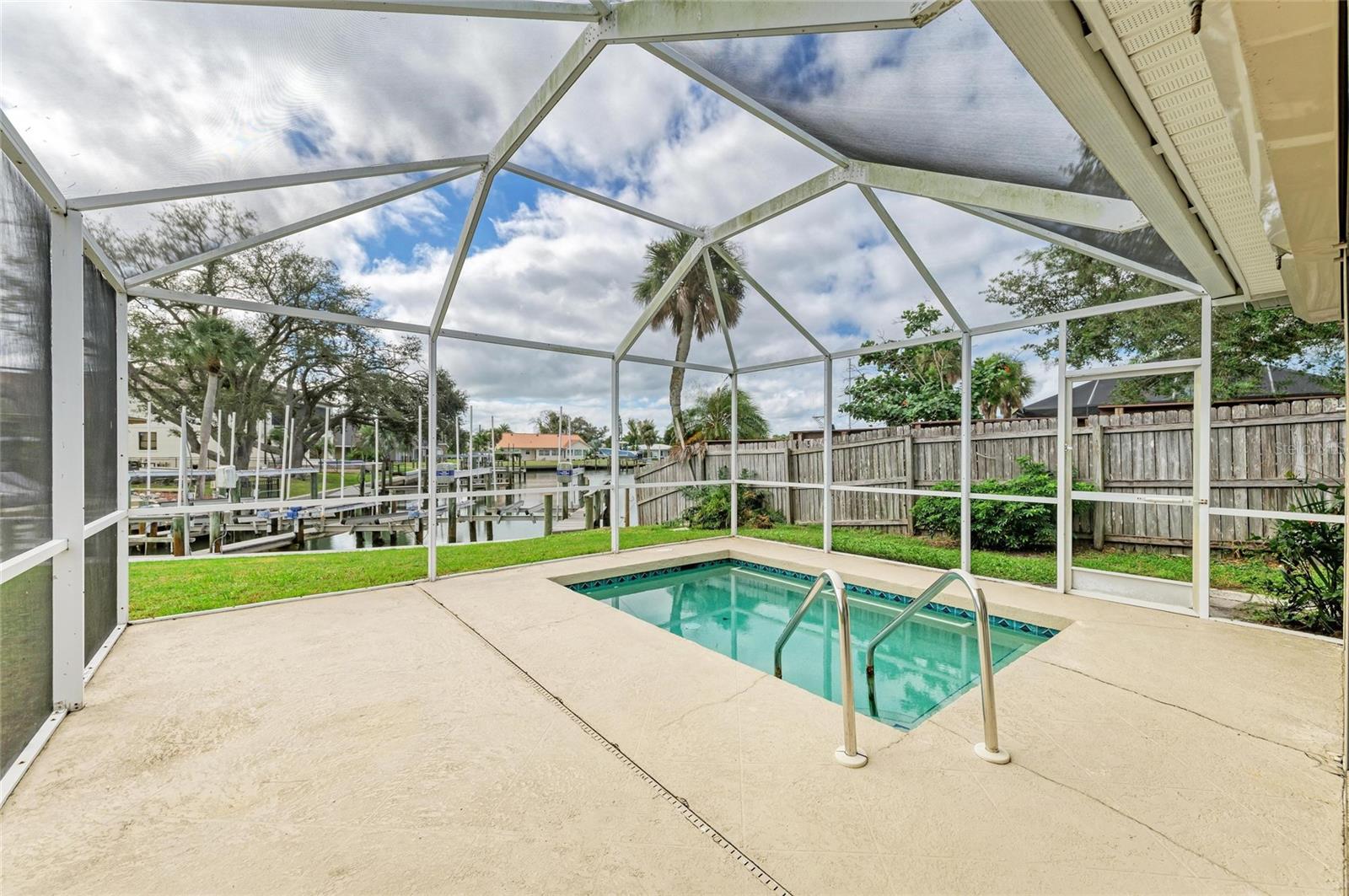 LYONS BAY - Residential