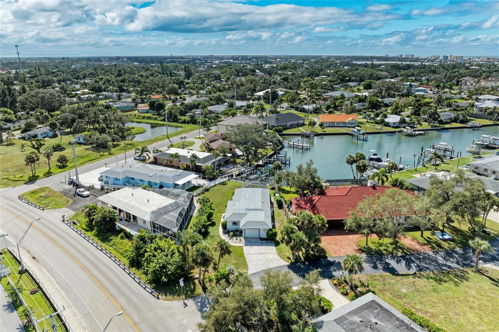 LYONS BAY - Residential