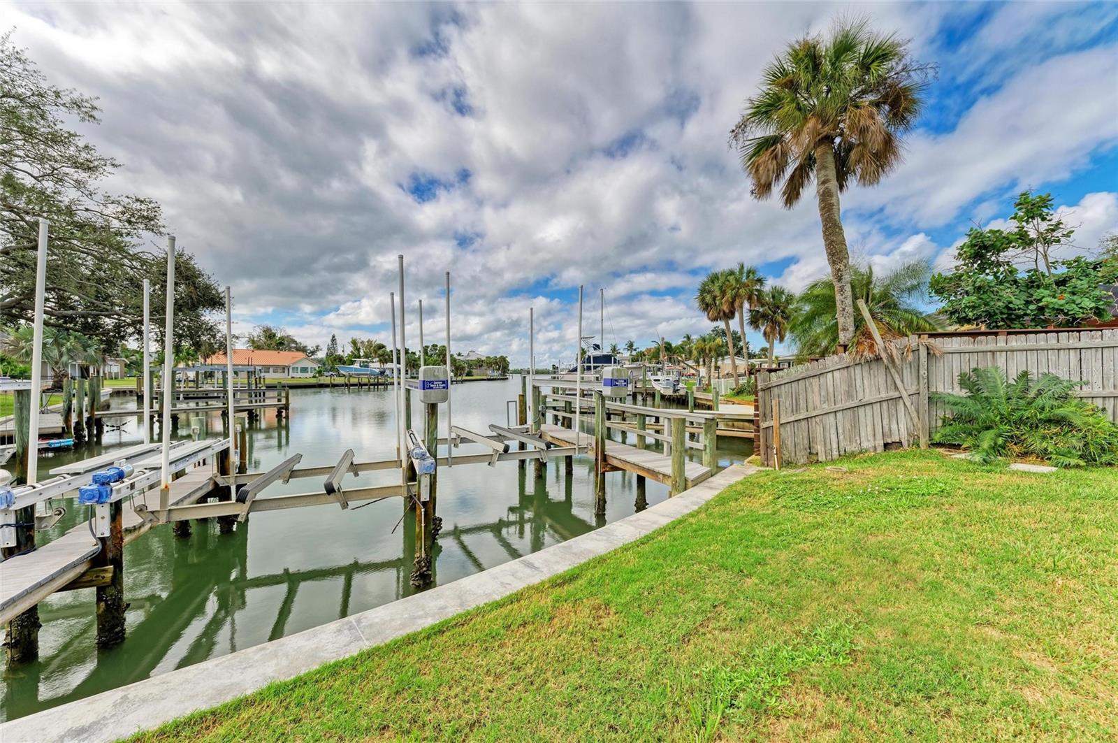 LYONS BAY - Residential