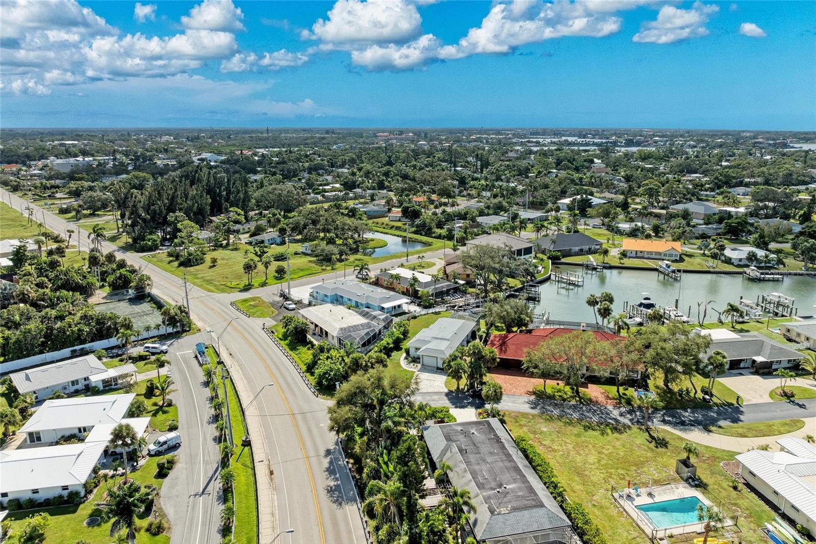 LYONS BAY - Residential