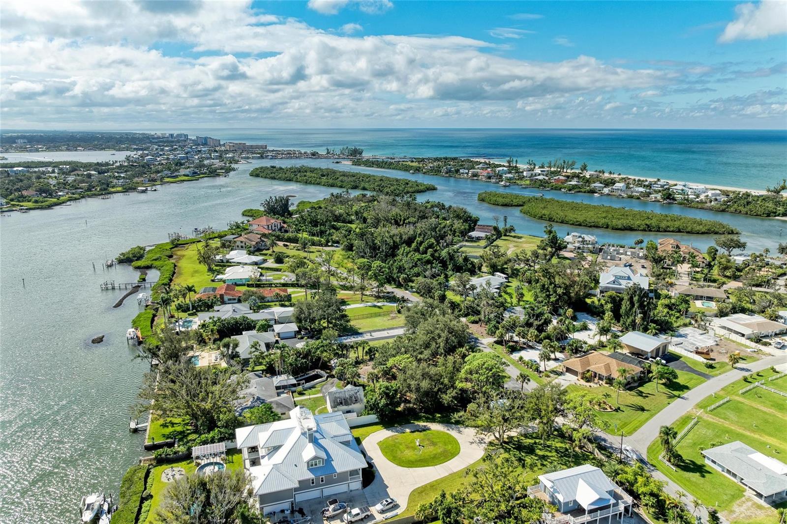 LYONS BAY - Residential