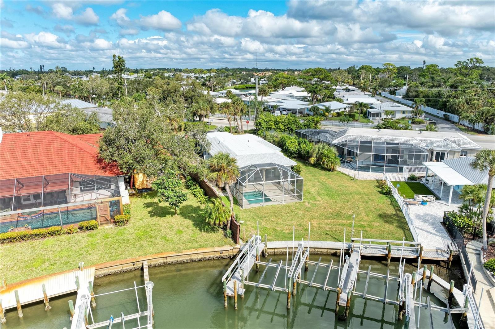 LYONS BAY - Residential