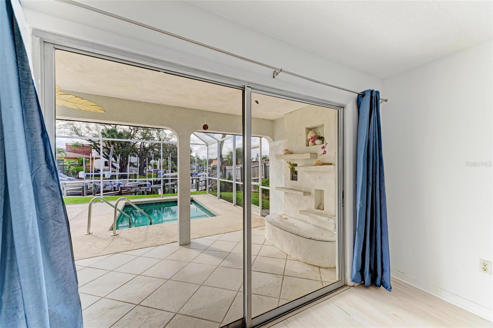 LYONS BAY - Residential
