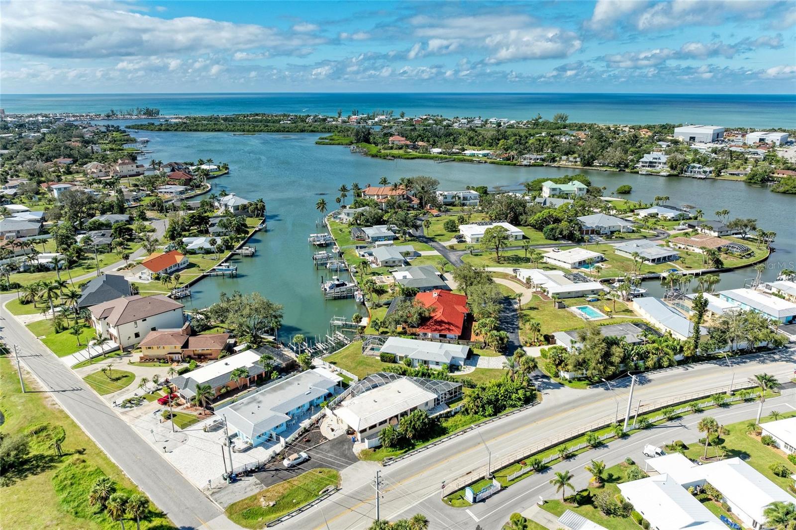 LYONS BAY - Residential